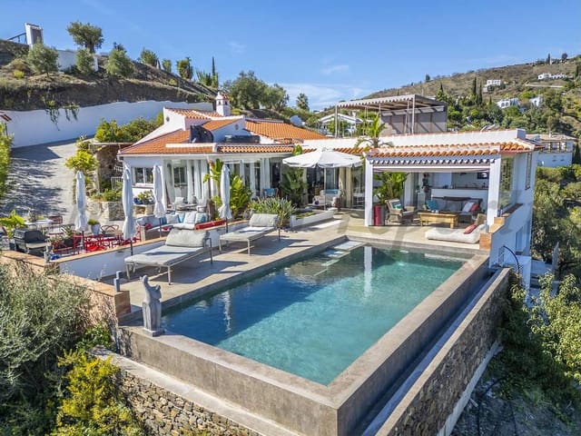 Image No.1-4 Bed Villa for sale