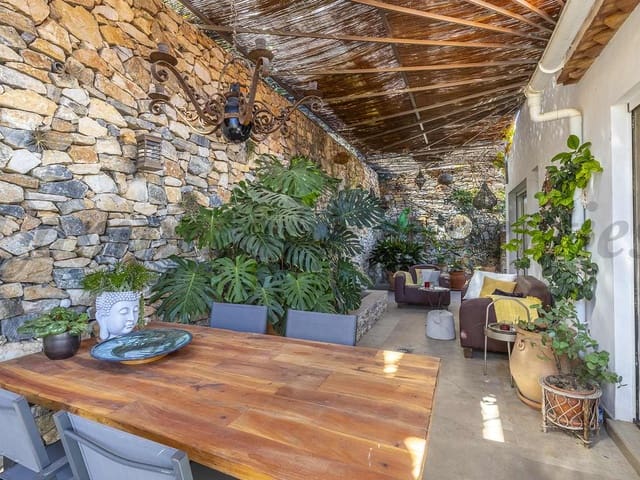 Image No.28-4 Bed Villa for sale