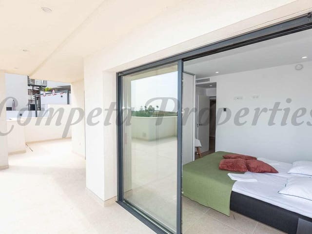 Image No.11-3 Bed Property for sale