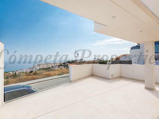 Image No.12-3 Bed Property for sale