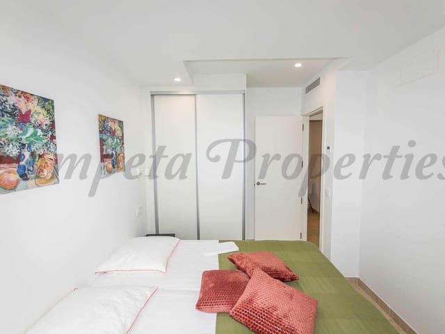 Image No.15-3 Bed Property for sale