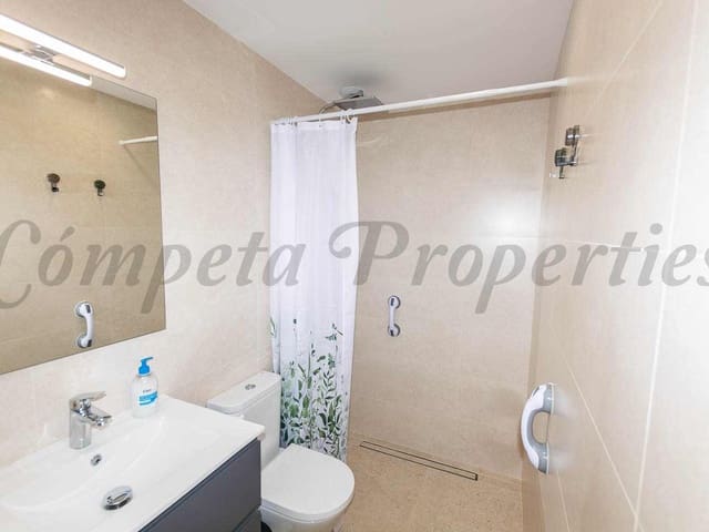 Image No.17-3 Bed Property for sale