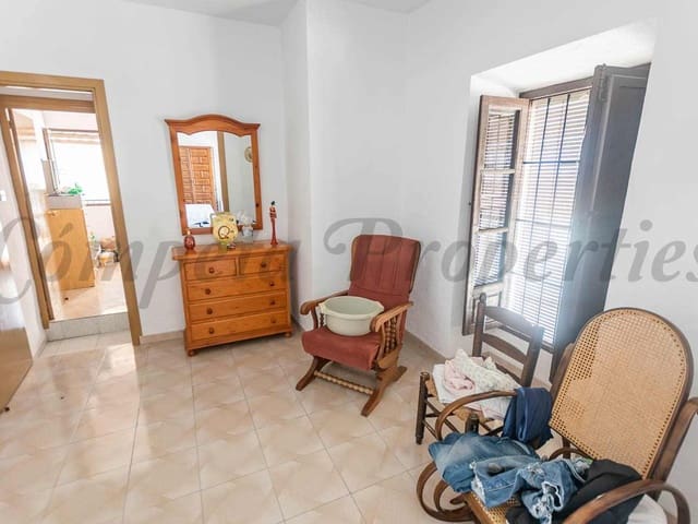 Image No.15-3 Bed Townhouse for sale