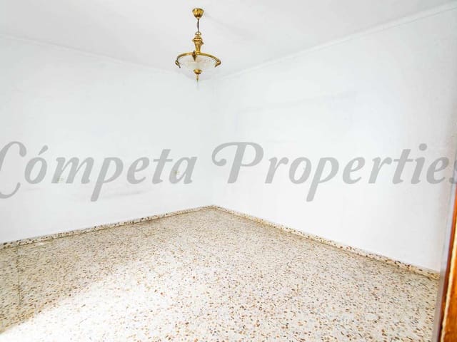 Image No.12-2 Bed Townhouse for sale