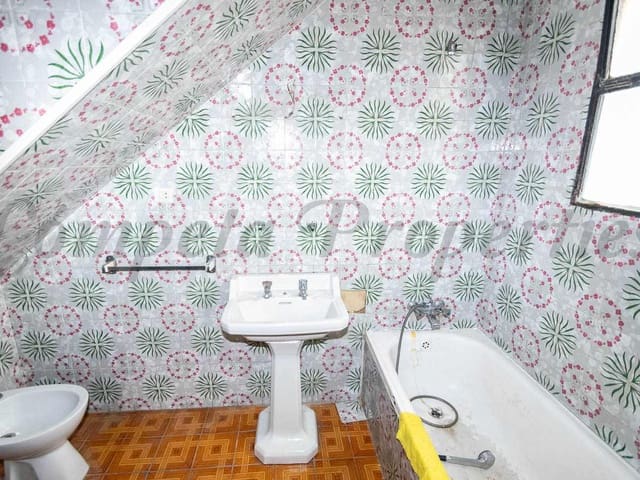 Image No.9-2 Bed Townhouse for sale