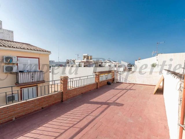 Image No.2-Maison de ville de 6 chambres à vendre à Nerja