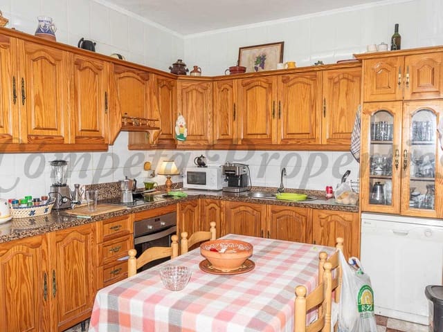 Image No.7-Maison de ville de 7 chambres à vendre à Maro