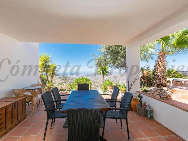 Image No.1-4 Bed Villa for sale