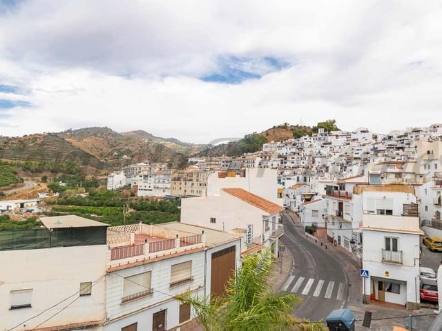 Image No.20-2 Bed Townhouse for sale