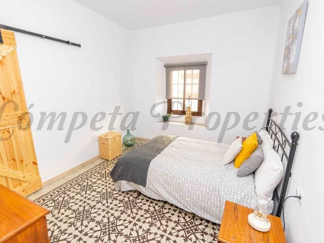 Image No.7-2 Bed Townhouse for sale