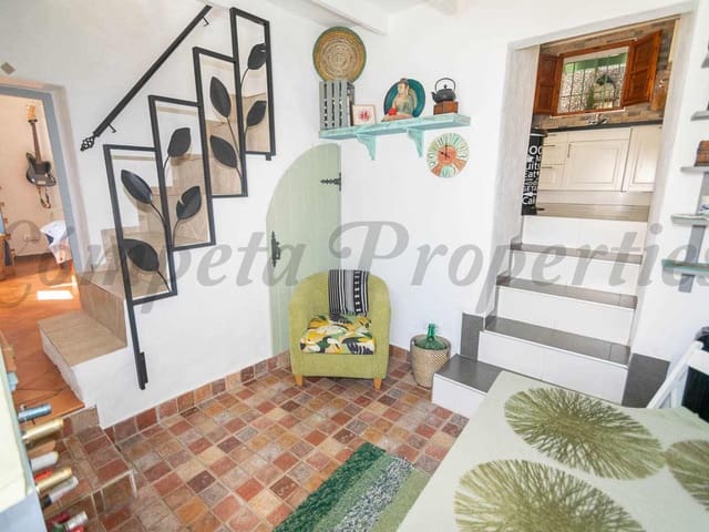 Image No.9-2 Bed Townhouse for sale