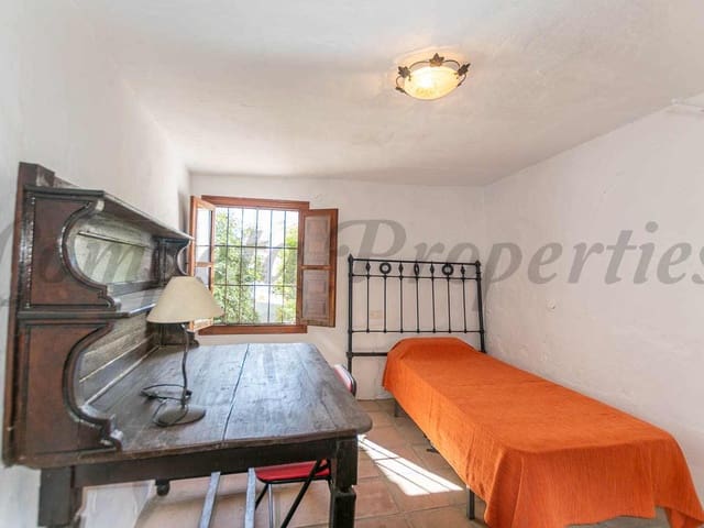 Image No.9-4 Bed Townhouse for sale