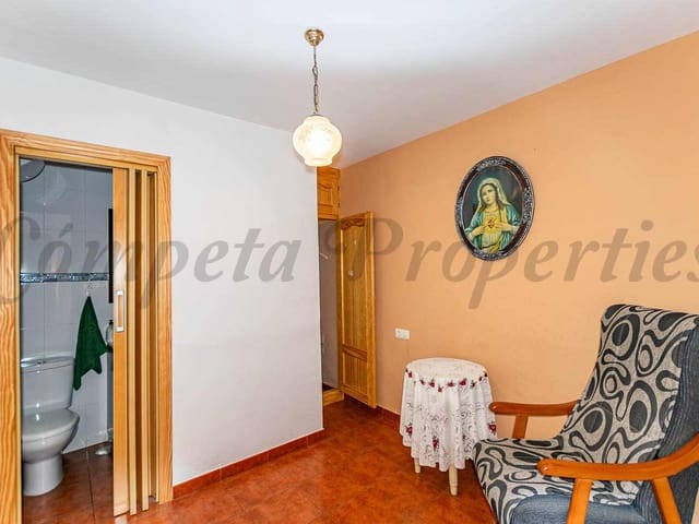 Image No.8-3 Bed Townhouse for sale