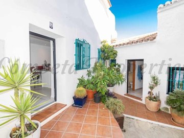 CÓMPETA PROPERTIES S.L most sold property