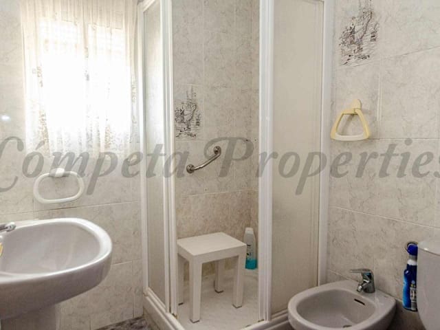 Image No.10-4 Bed Townhouse for sale