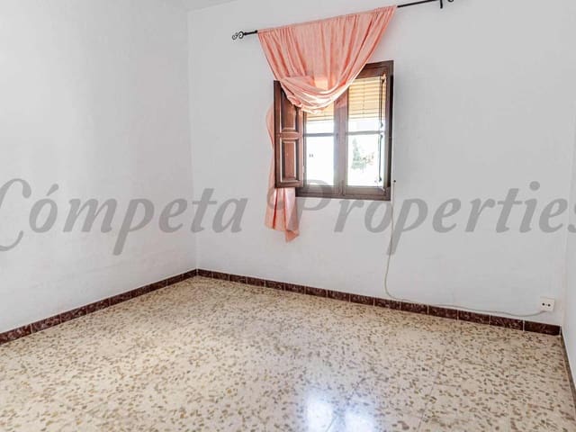Image No.13-4 Bed Townhouse for sale