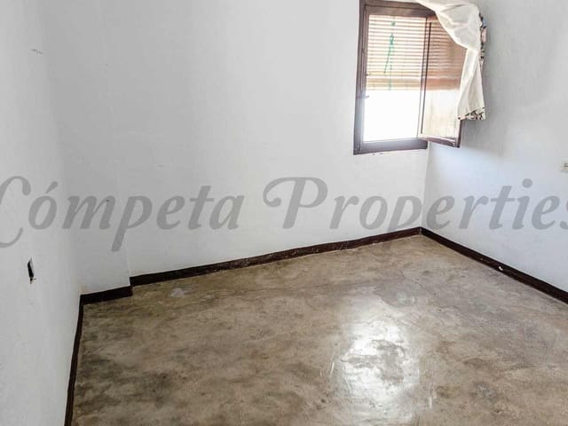 Image No.14-4 Bed Townhouse for sale
