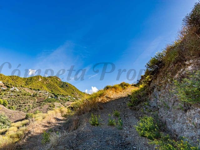 Image No.10-1 Bed Land for sale