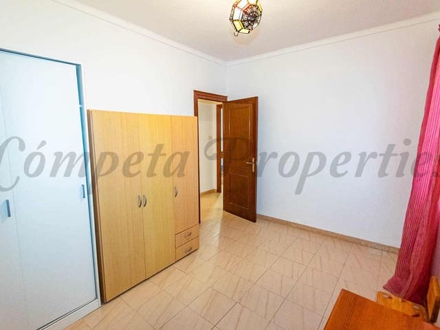 Image No.10-3 Bed Apartment for sale