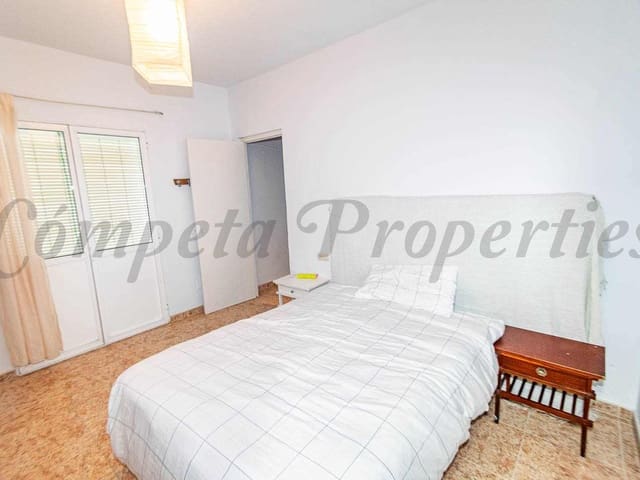 Image No.13-3 Bed Townhouse for sale