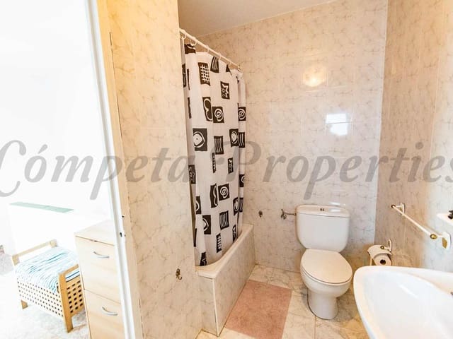 Image No.15-3 Bed Townhouse for sale