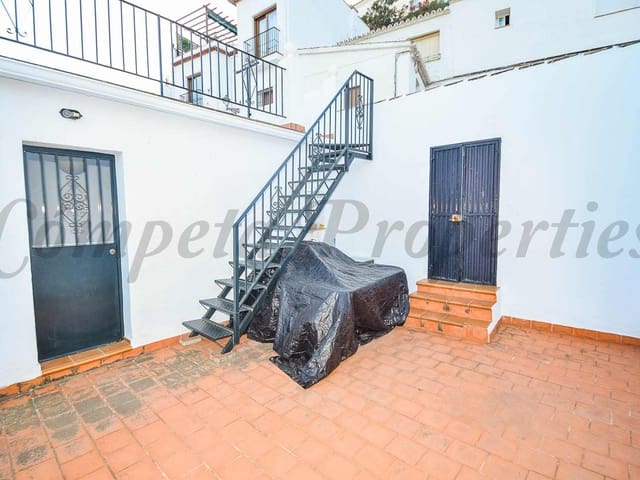 Image No.16-3 Bed Townhouse for sale