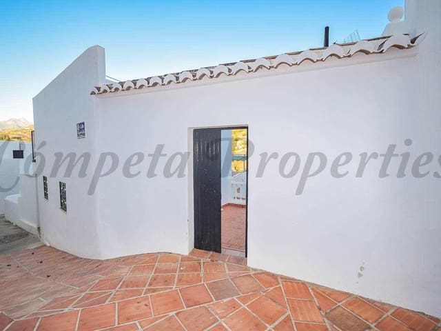 Image No.17-3 Bed Townhouse for sale