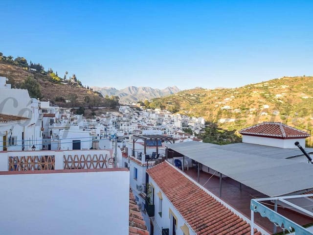 Image No.19-3 Bed Townhouse for sale