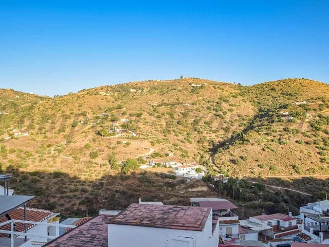 Image No.20-3 Bed Townhouse for sale