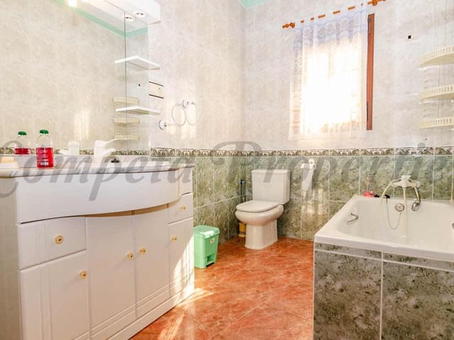 Image No.13-5 Bed Townhouse for sale