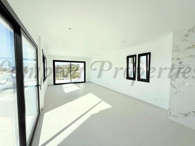 Image No.12-3 Bed Villa for sale