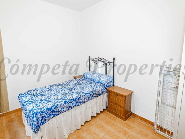 Image No.10-8 Bed Townhouse for sale