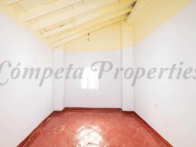 Image No.15-8 Bed Townhouse for sale