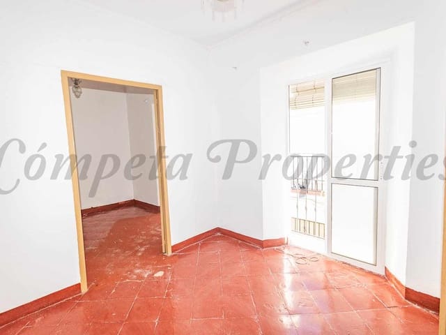 Image No.16-8 Bed Townhouse for sale