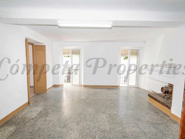 Image No.19-8 Bed Townhouse for sale