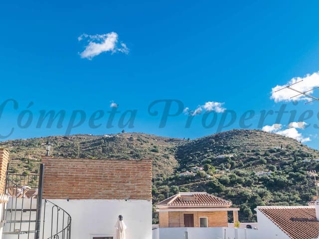 Image No.24-8 Bed Townhouse for sale