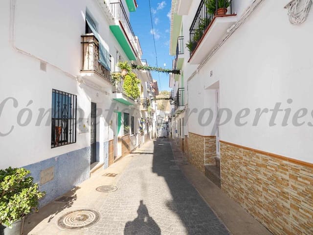 Image No.4-8 Bed Townhouse for sale