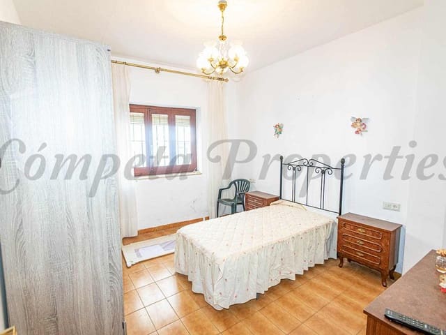 Image No.7-8 Bed Townhouse for sale