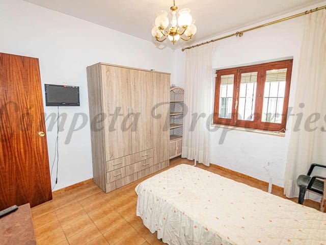 Image No.8-8 Bed Townhouse for sale