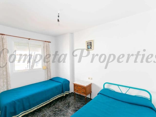 Image No.14-4 Bed Townhouse for sale