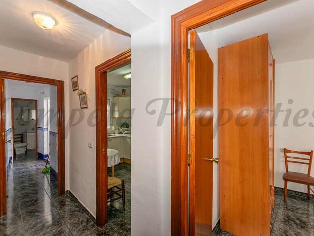 Image No.18-4 Bed Townhouse for sale