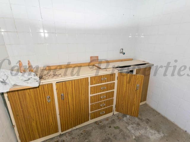 Image No.19-4 Bed Townhouse for sale