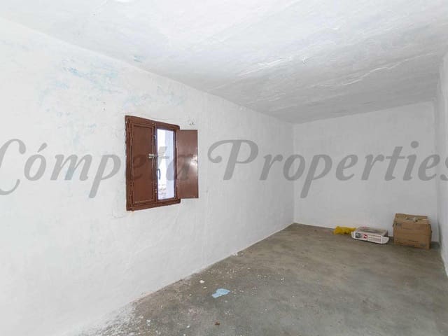 Image No.21-4 Bed Townhouse for sale