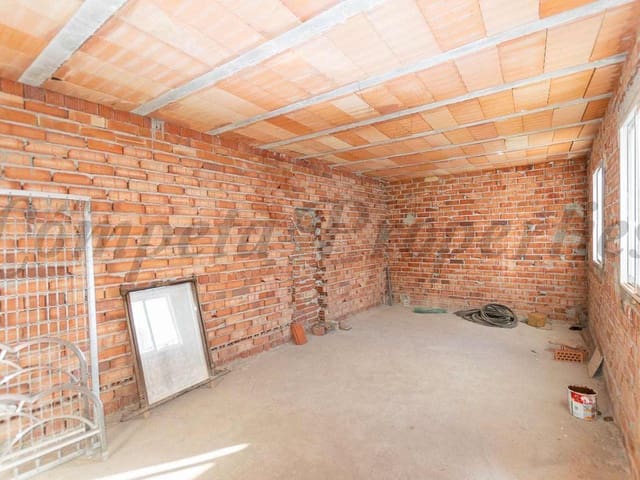 Image No.22-4 Bed Townhouse for sale