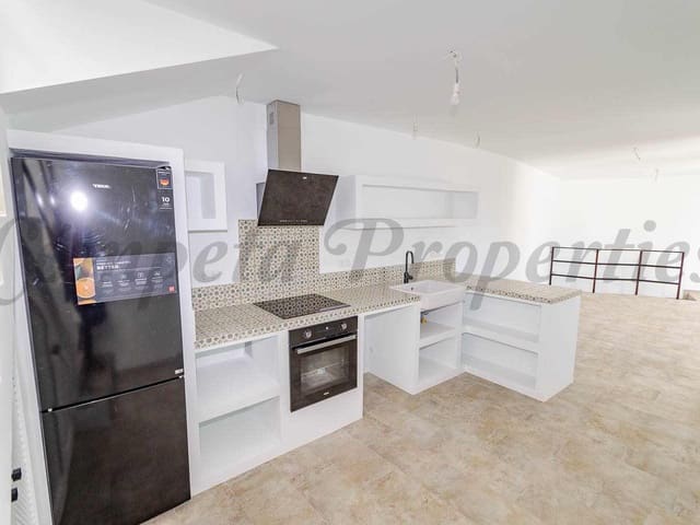 Image No.16-2 Bed Townhouse for sale