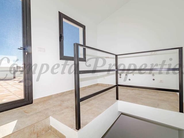 Image No.18-2 Bed Townhouse for sale