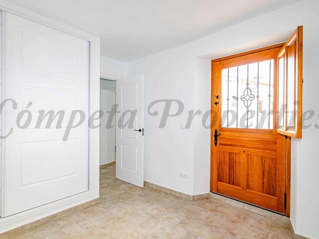 Image No.8-2 Bed Townhouse for sale