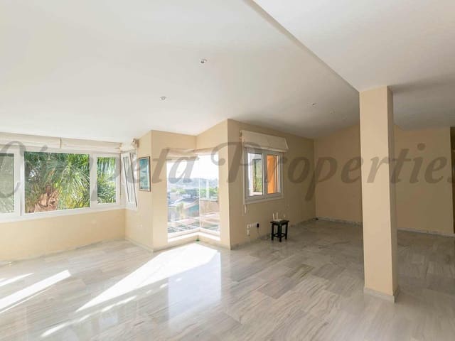 Image No.18-3 Bed Townhouse for sale