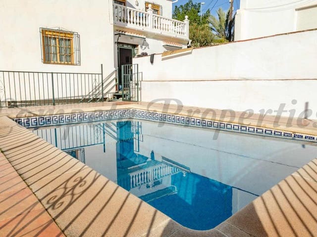 Image No.16-3 Bed Townhouse for sale