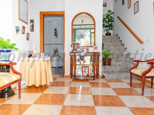 Image No.4-3 Bed Townhouse for sale